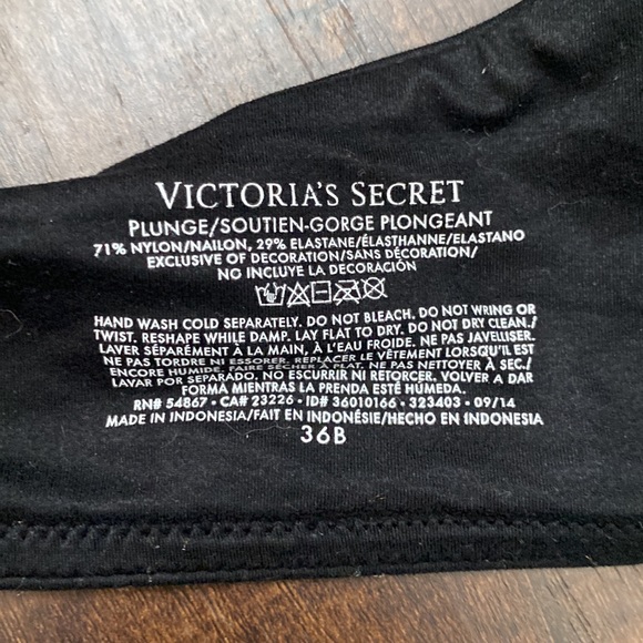 Victoria Secret 36B Plunge Padded Bra - Picture 4 of 4